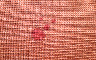 вывести пятно на ткани одежде диване мягкой мебели