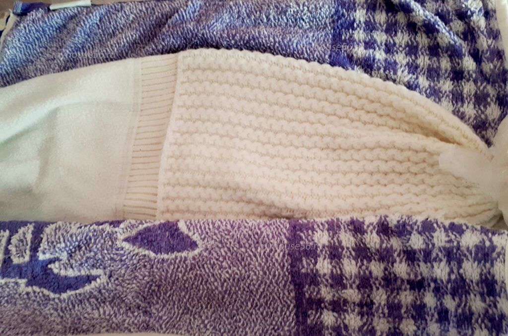 стирка вязаной шапки в полотенце сушить шапку без усадки бережная стирка как постирать 